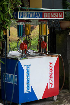 lokaal tanken voor benzine in bali